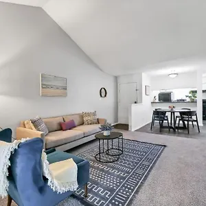 https://viagem-beautiful-2br-with-pool-and-balcony.hotelstampa.org